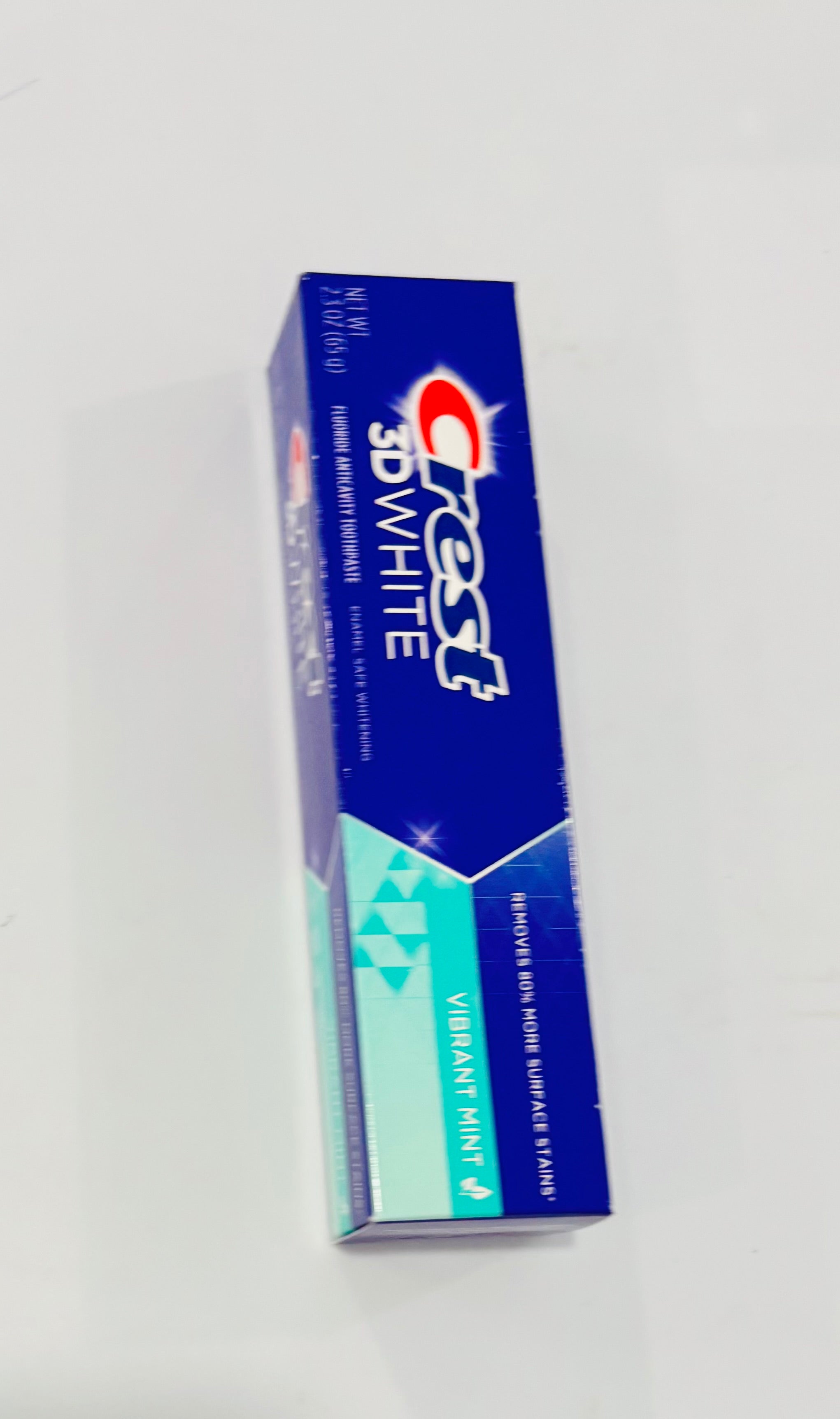 Crest 3D White Toothpaste – Vibrant Mint – 3.0 oz – Teeth Whitening Formula