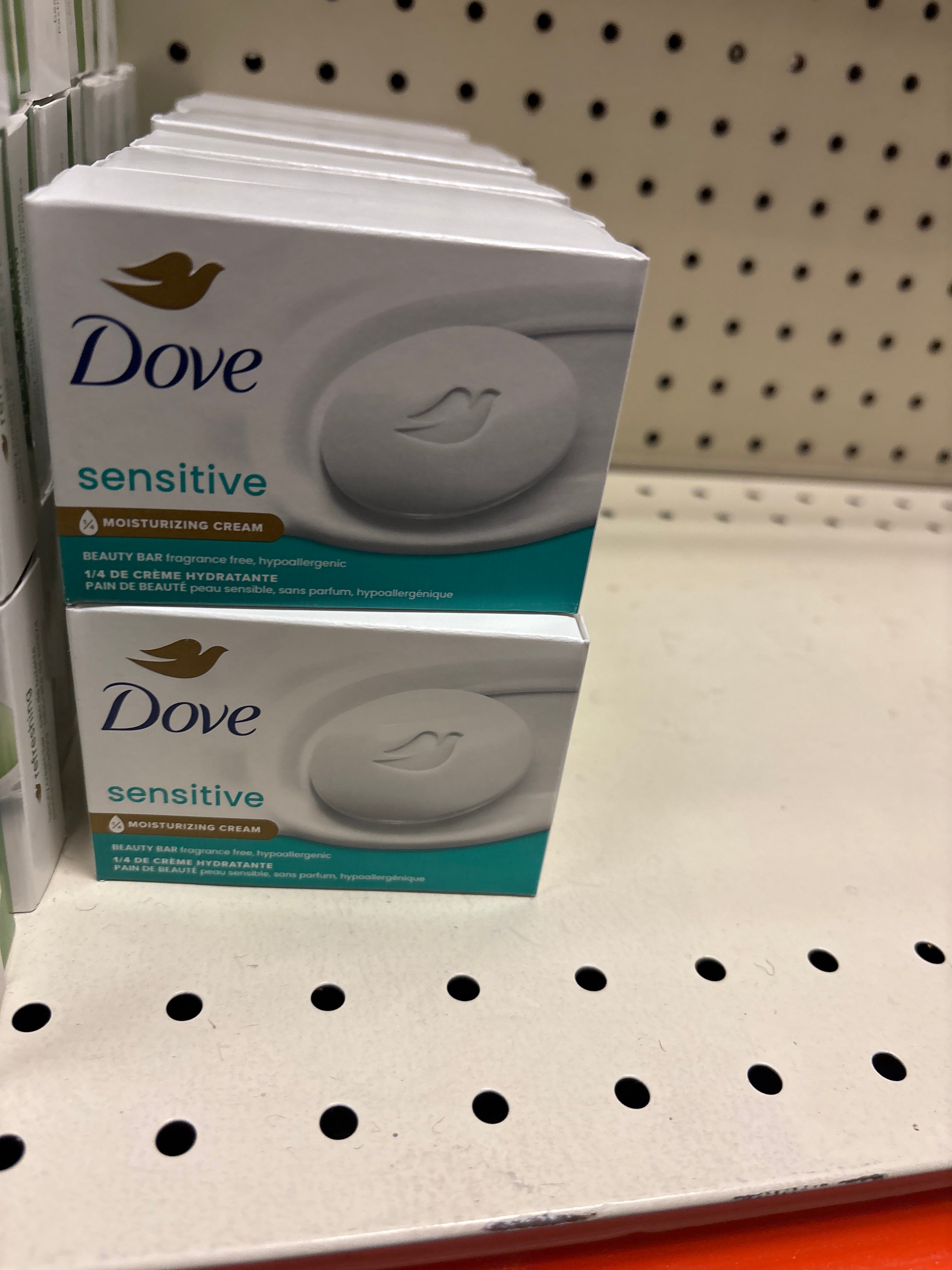 Dove Sensitive Beauty Bar – Fragrance Free, Hypoallergenic, ¼ Moisturizing Cream