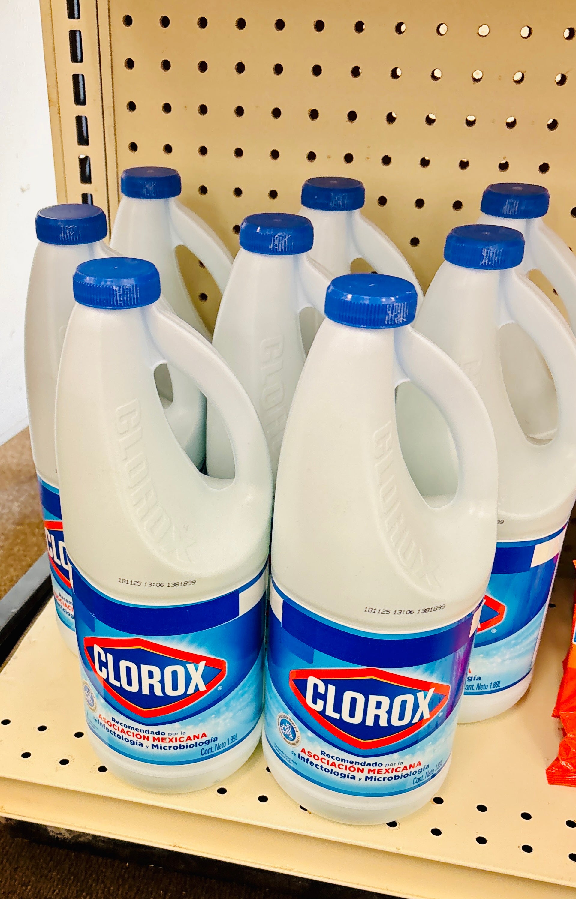 Clorox Disinfecting Bleach – Household Cleaner & Laundry Sanitizer