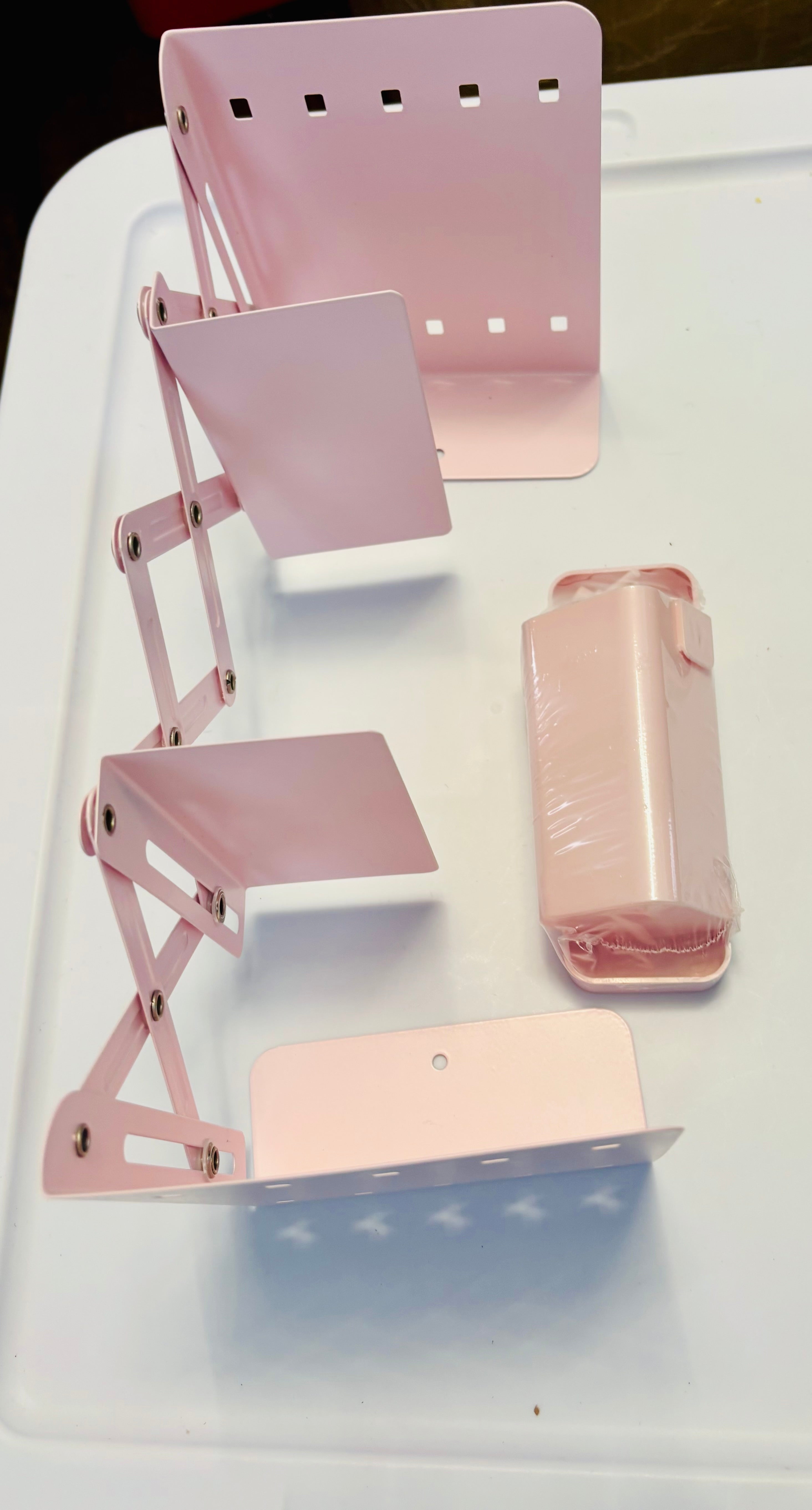 Foldable Desktop Bookshelf – Adjustable Metal Book Stand, Portable Tabletop Organizer (Pink)