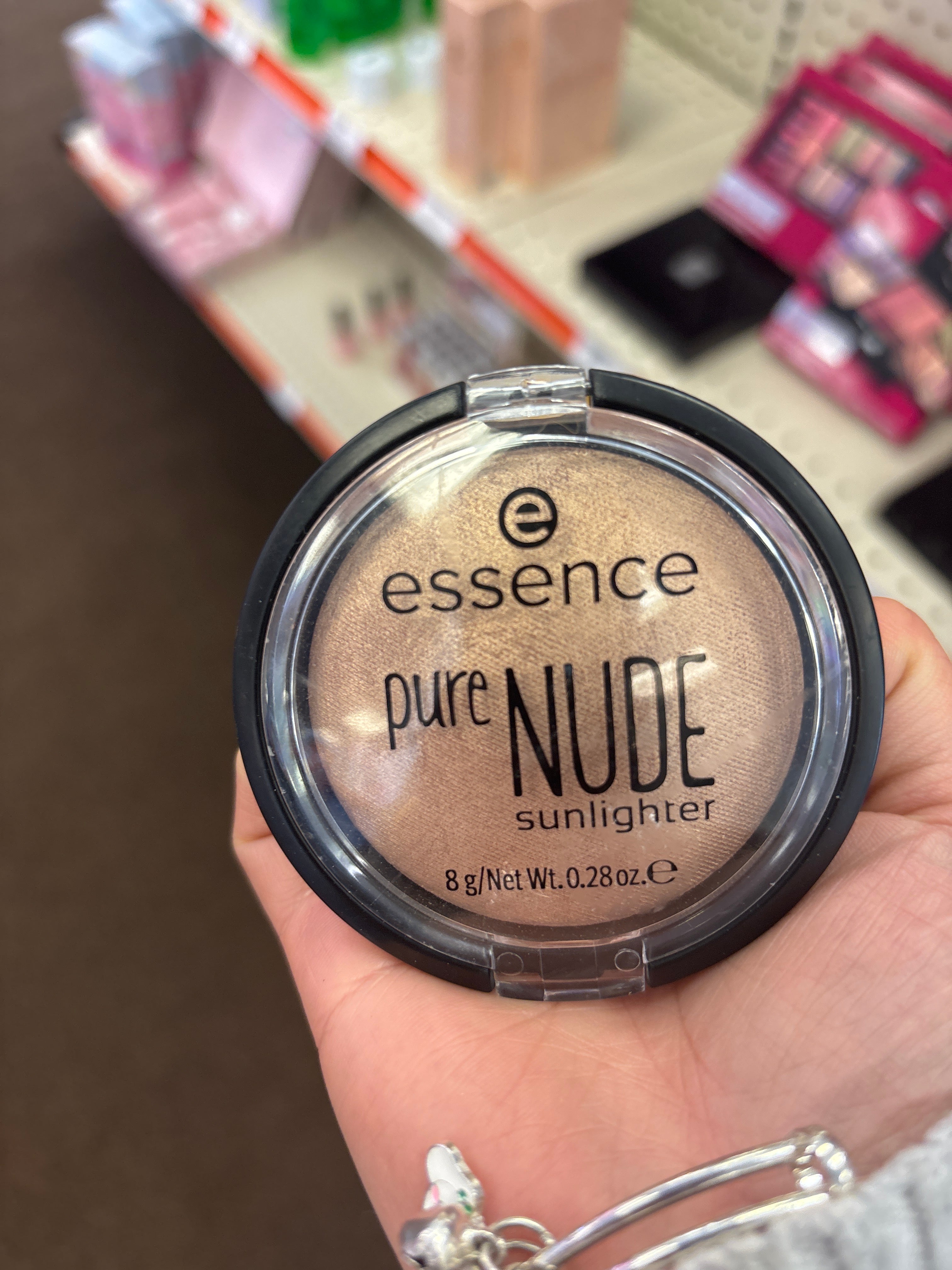 Essence Pure Nude Highlighter – Natural Glow Face Powder Sunlighter (Soft Radiance)