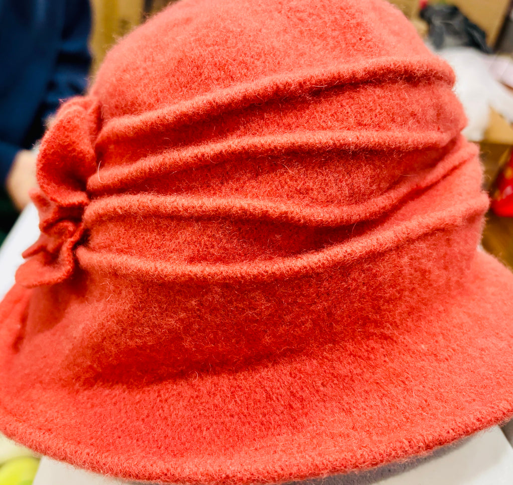 Women’s Winter Bucket Hat – Soft Knit Fashion Hat