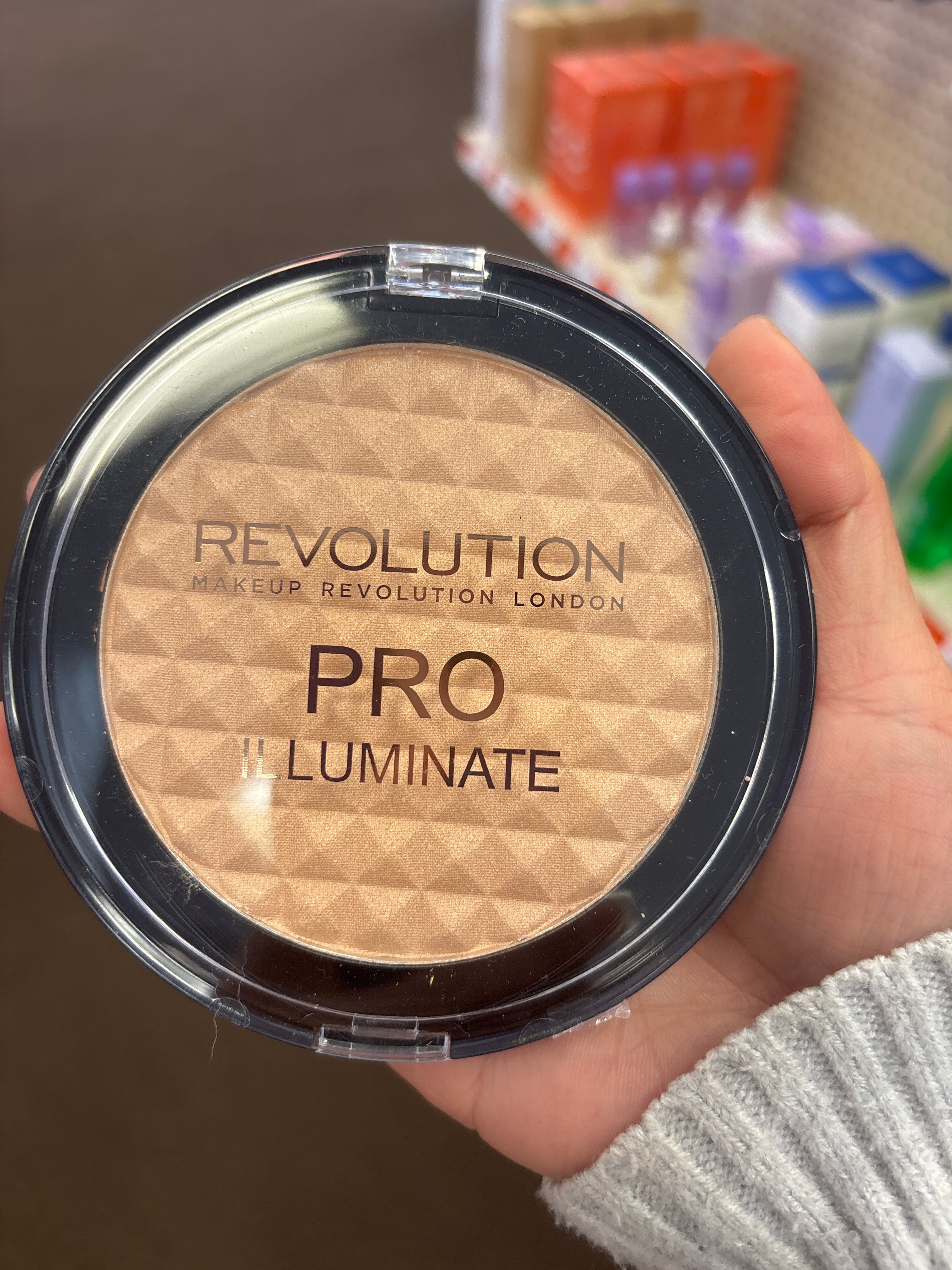 Makeup Revolution Pro Illuminate Highlighter – Glow Bronzer Highlight Powder (Face Illuminator)