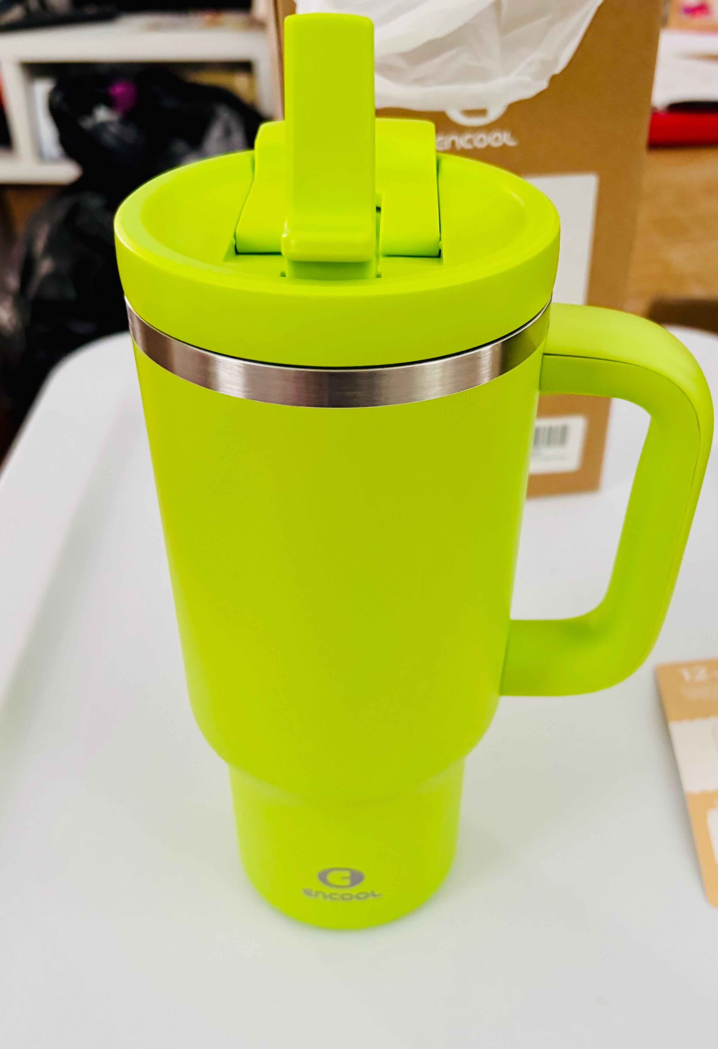 32oz Insulated Tumbler with Handle & Straw – Large Capacity Stainless Steel Travel Mug (Gradient Color)