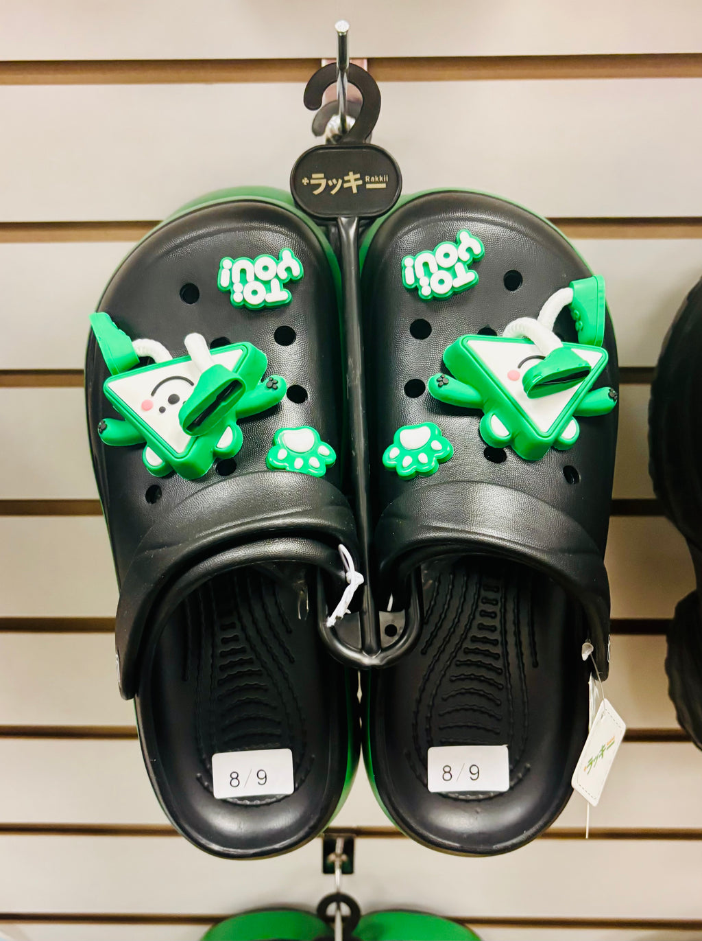 Kawaii Cartoon Clog Slippers with Charms – Cute DIY Crocs Style Sandals (Unisex, Multi Colors)