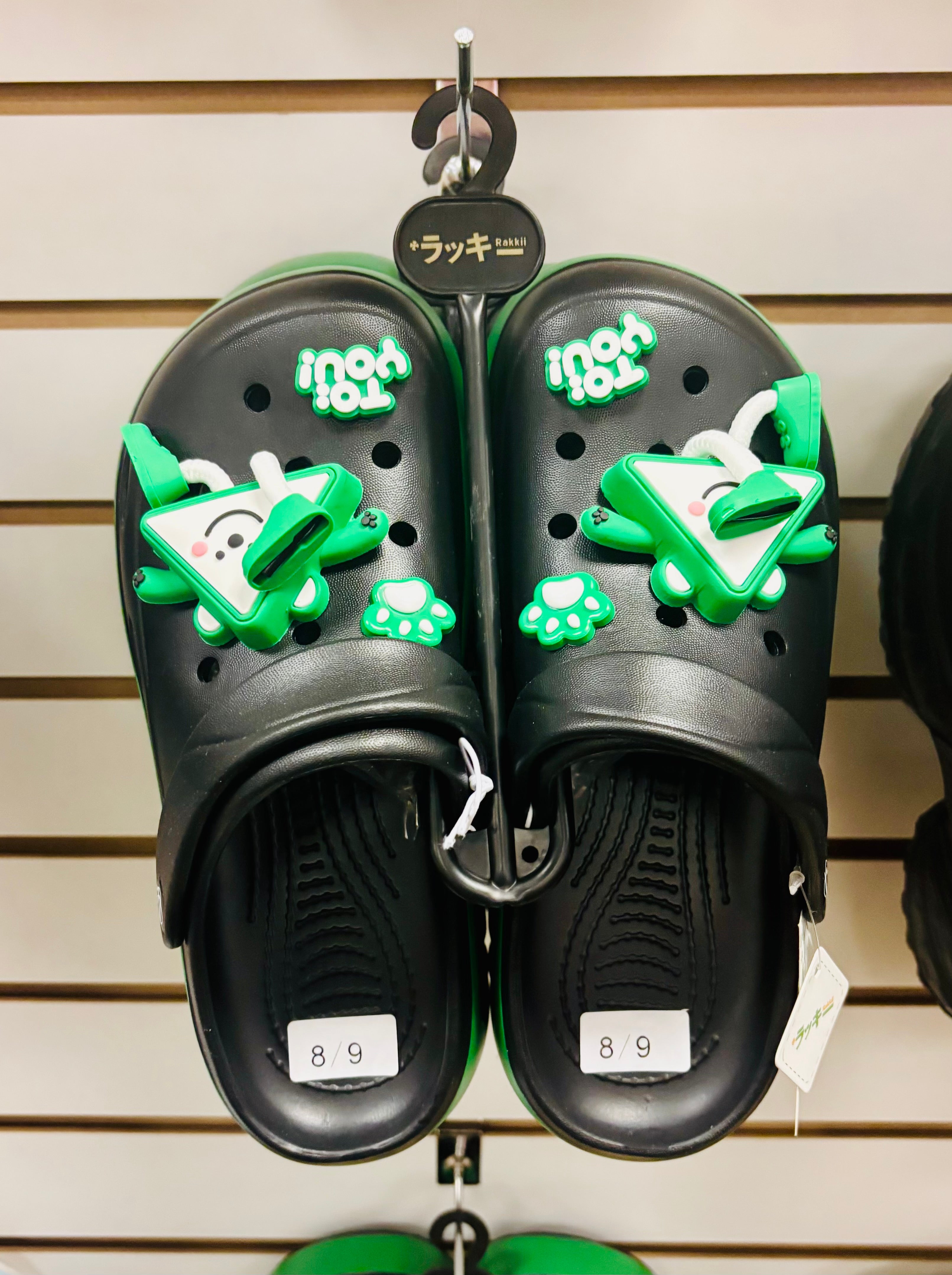 Kawaii Cartoon Clog Slippers with Charms – Cute DIY Crocs Style Sandals (Unisex, Multi Colors)