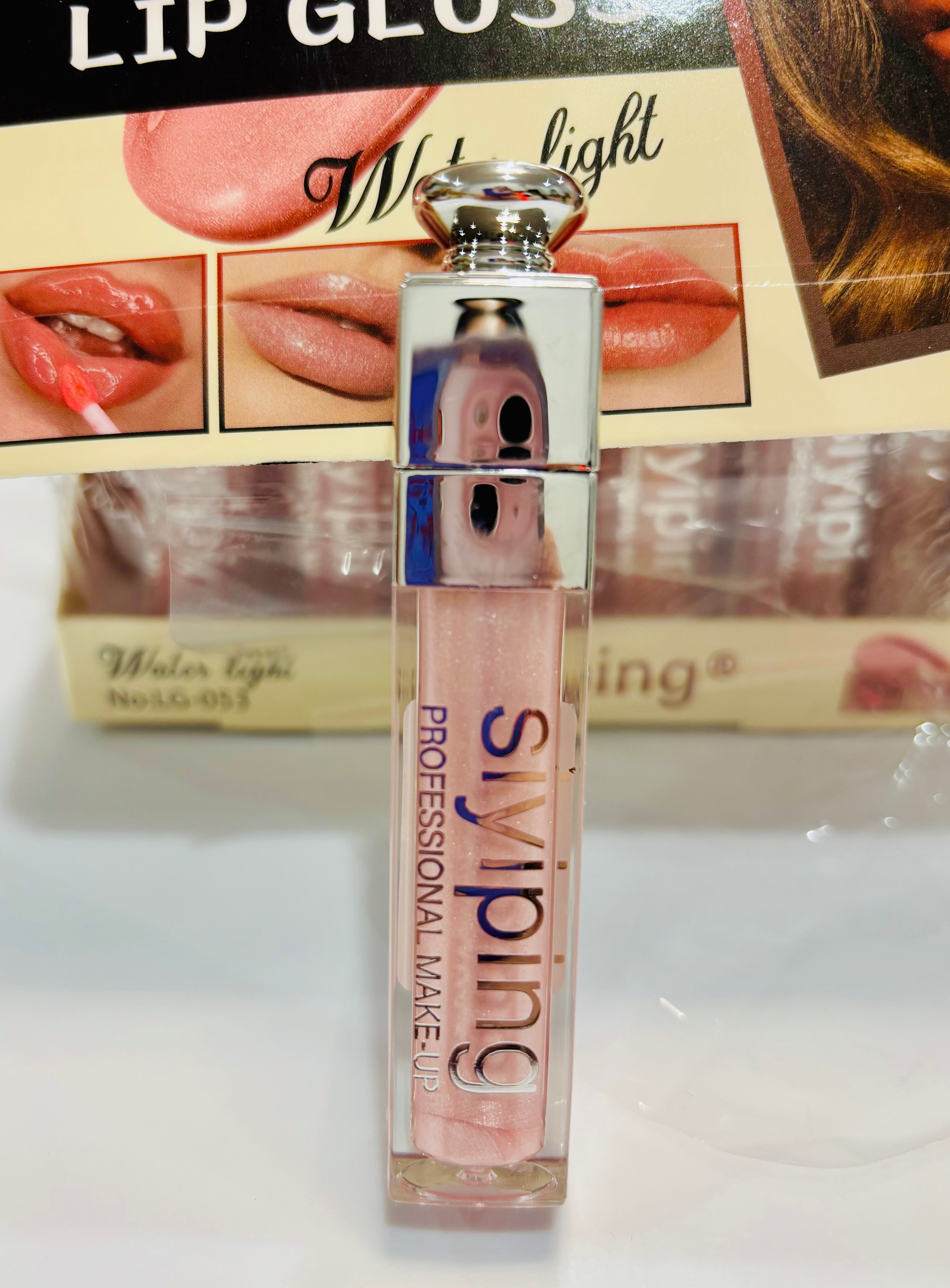 Shimmer Lip Gloss – Moisturizing Water Light Finish
