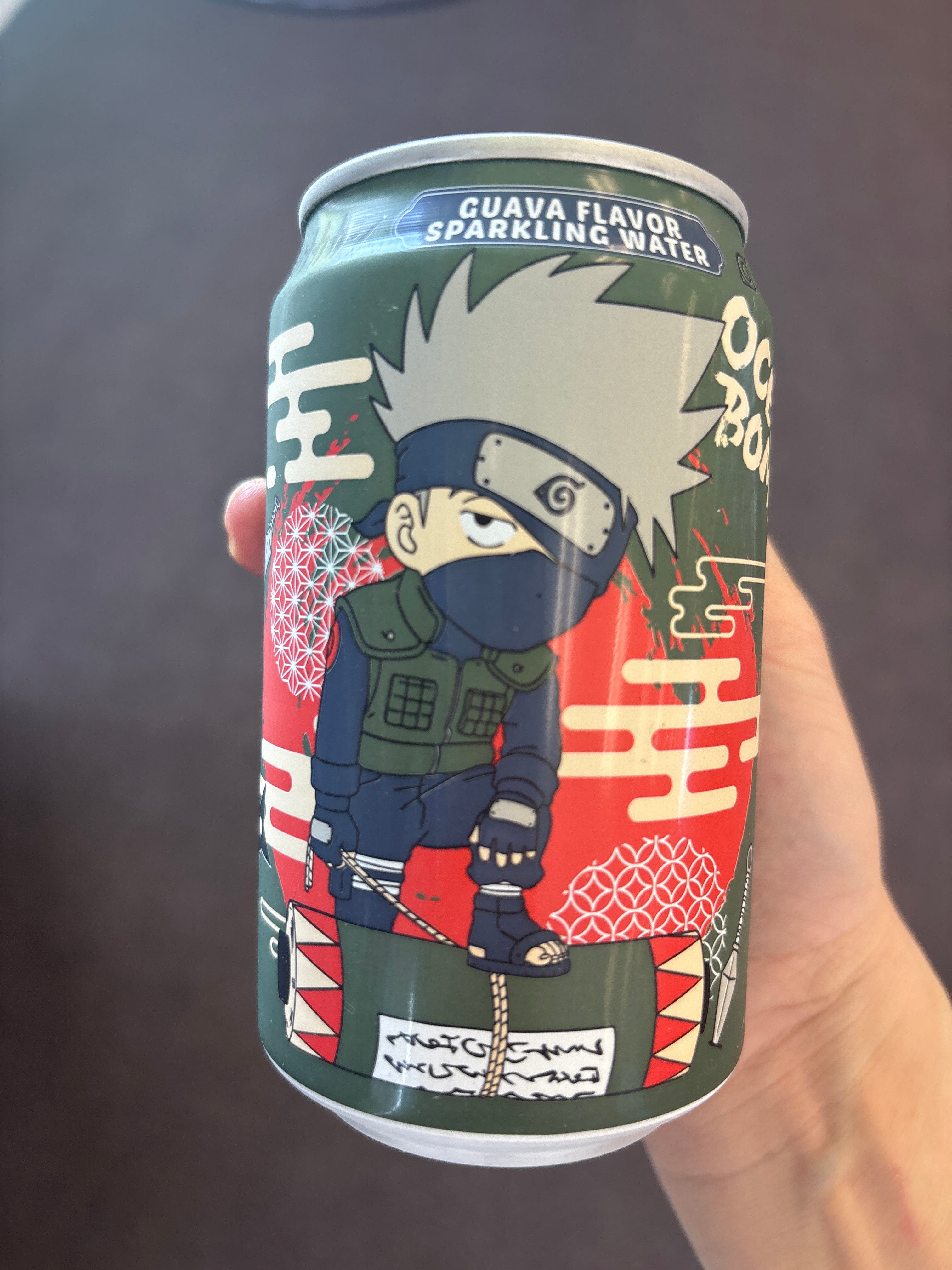Sparkling water with guava flavor