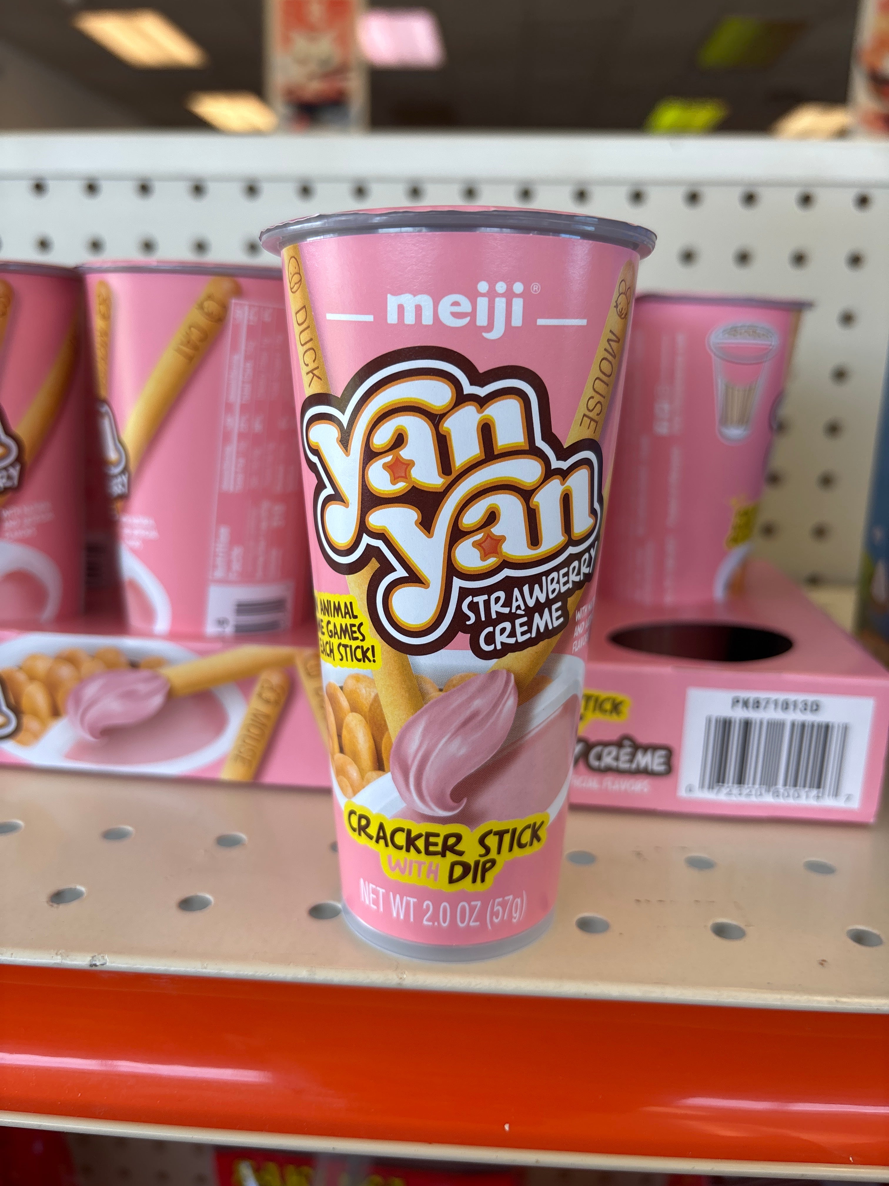 Meiji Panda Yan Yan Strawberry Sticks with Dip