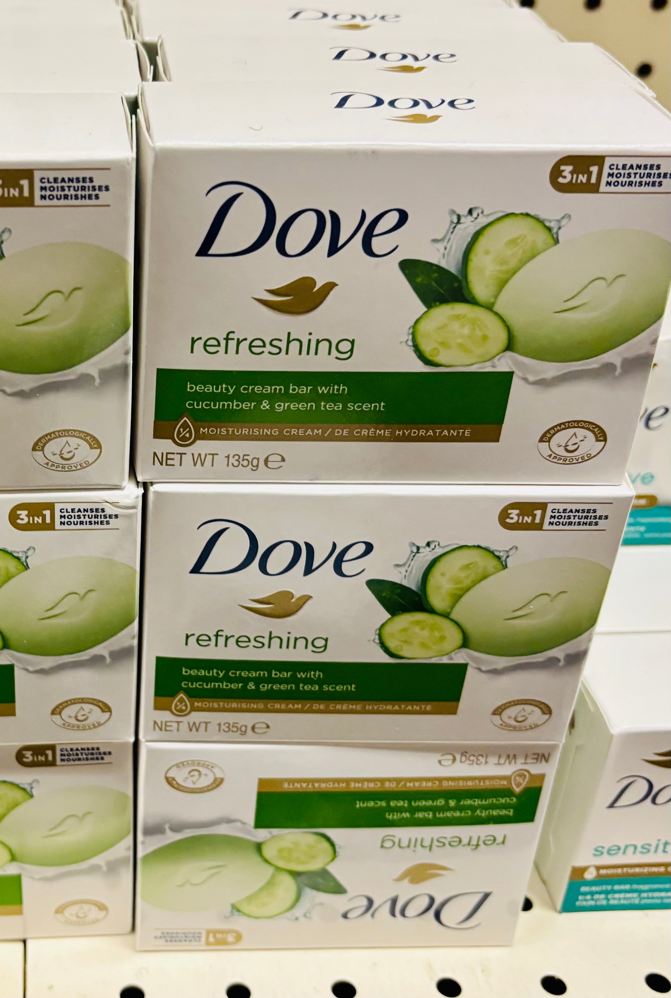 Dove Refreshing Beauty Bar 135g – Cucumber & Green Tea Moisturizing Soap